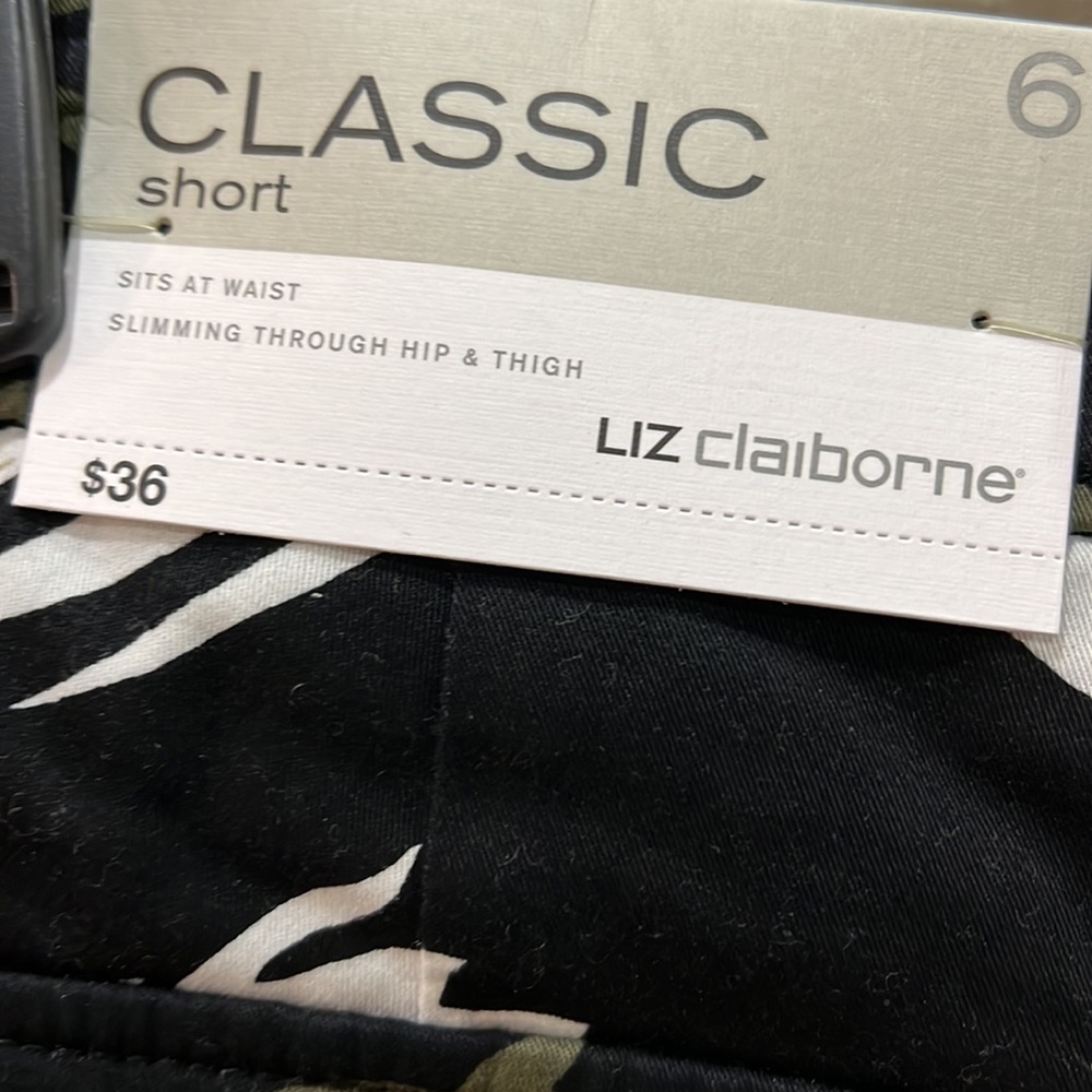 NWT. Liz Claiborne Classic Short Tropical Print - Picture 3 of 5